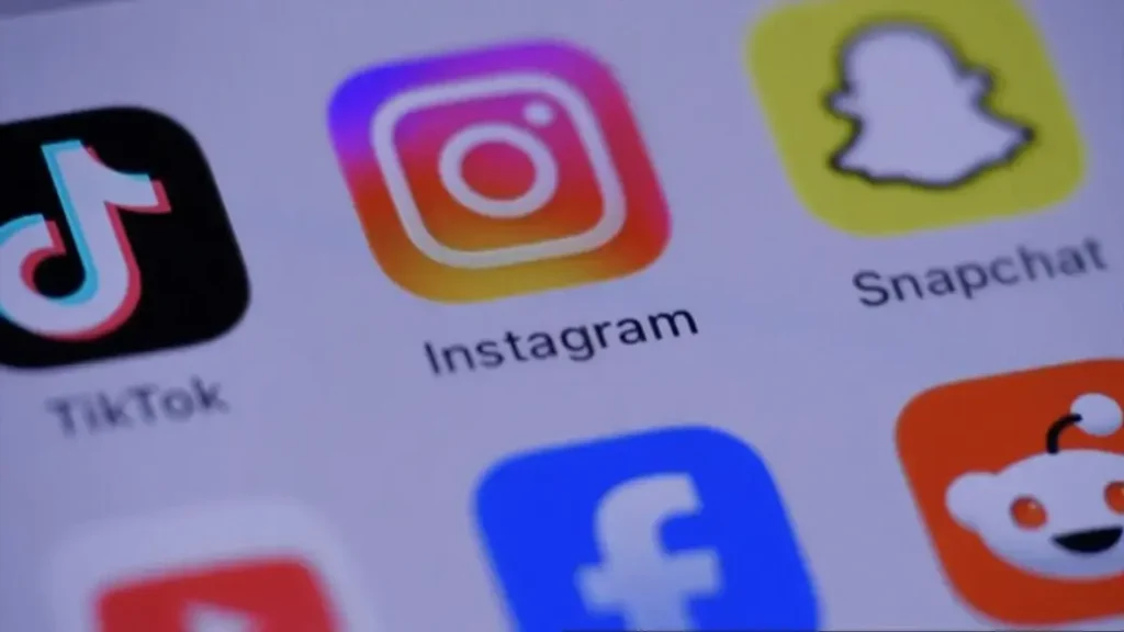 The Concept of Doom Scrolling -Why Are Apps Designed to Keep You Scrolling?